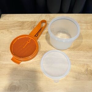 Vintage Tupperware Sift It flour sifter in orange - New